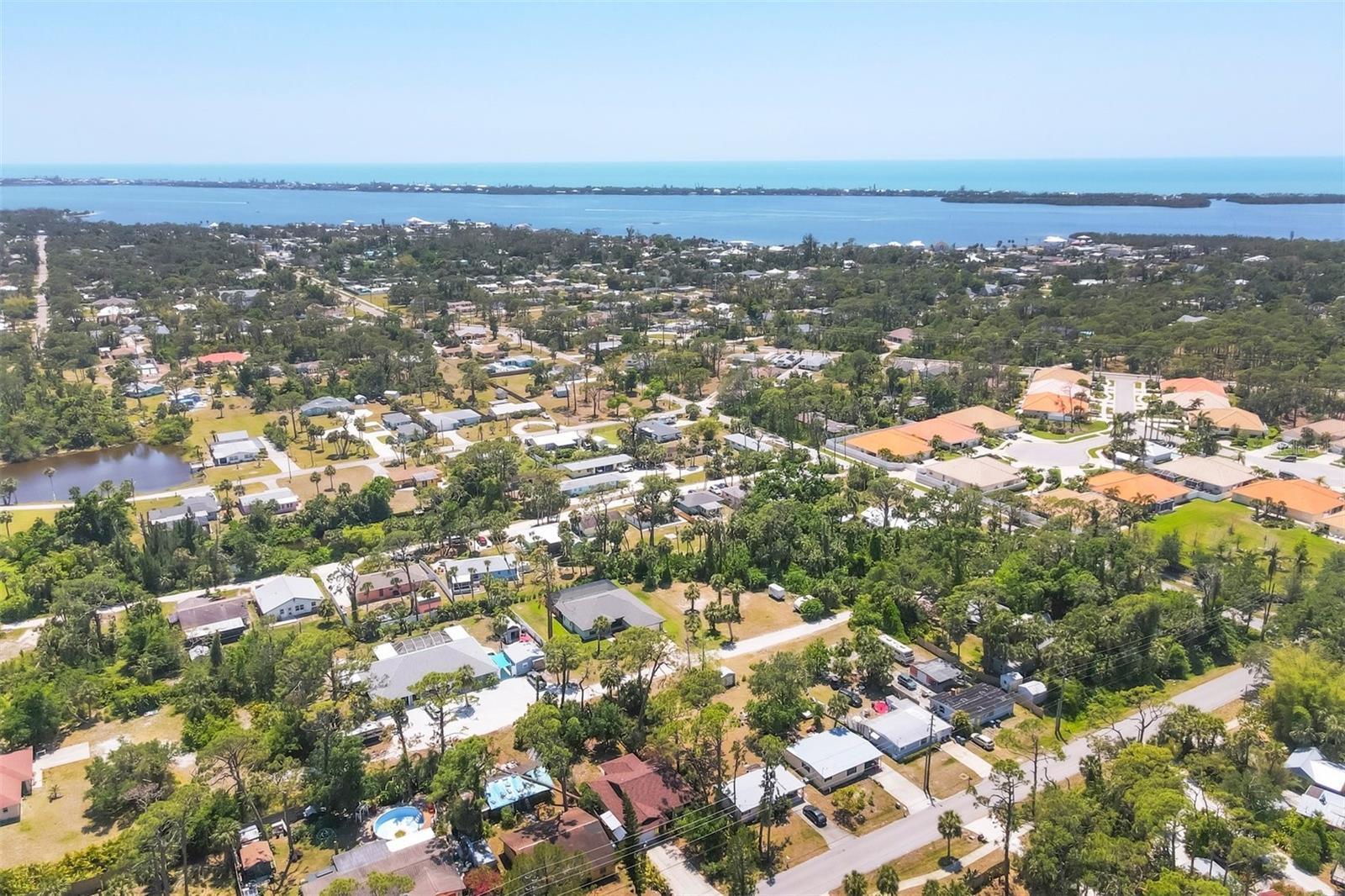 Image 5 of 35 For 521 Artists Avenue