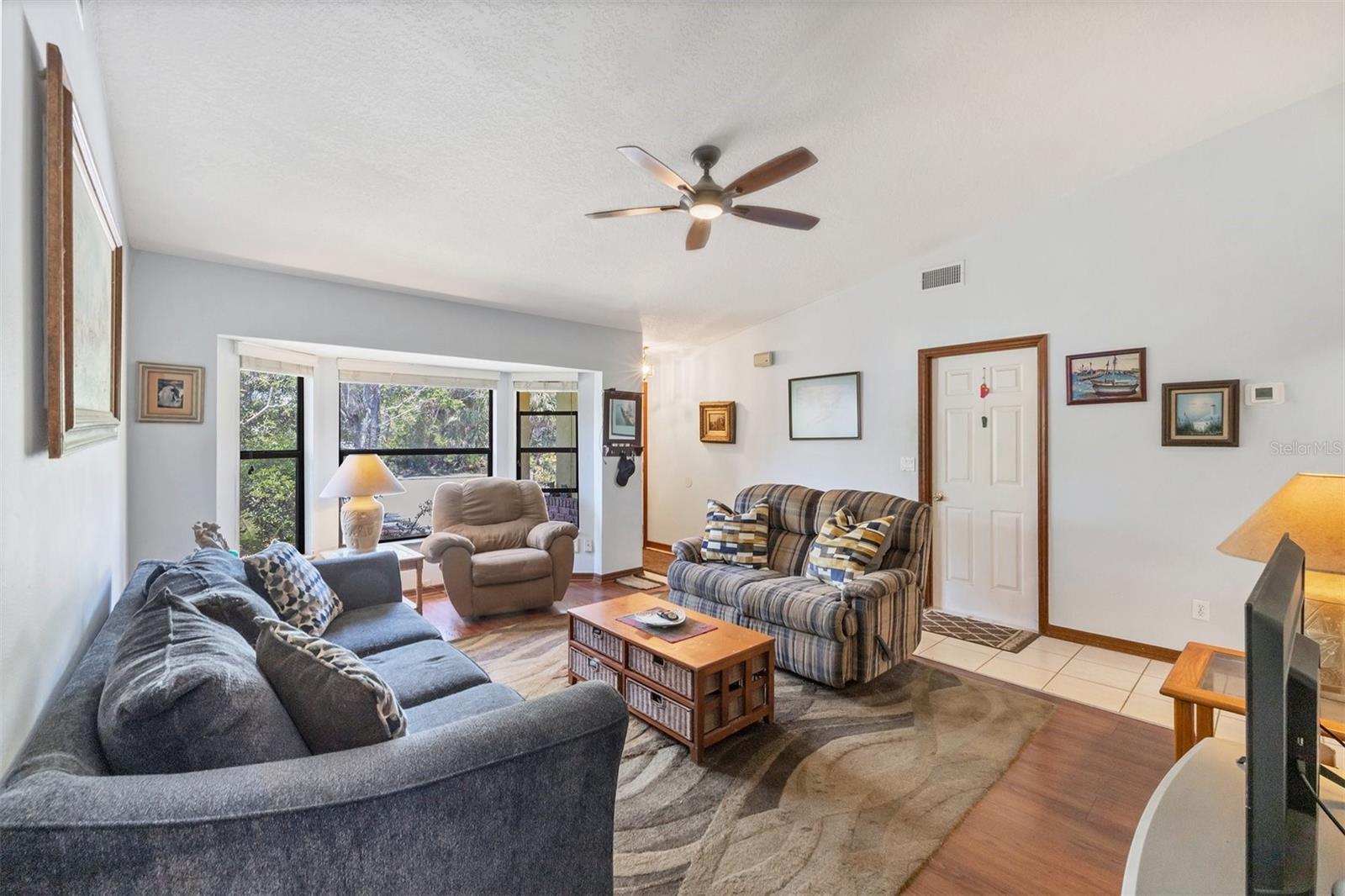 Image 7 of 35 For 521 Artists Avenue