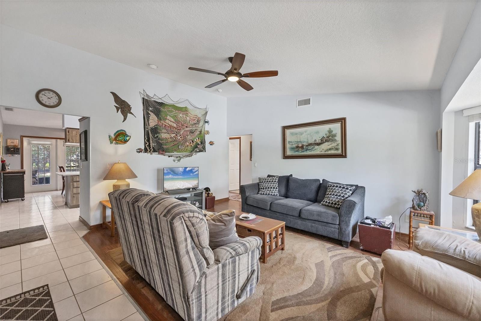 Image 9 of 35 For 521 Artists Avenue