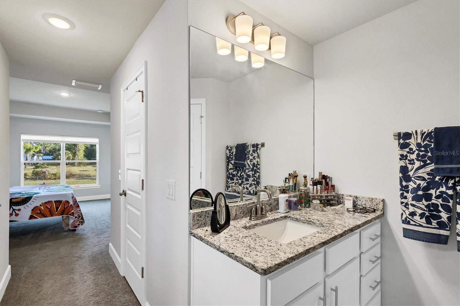 Image 22 of 61 For 14368 Overlook Avenue