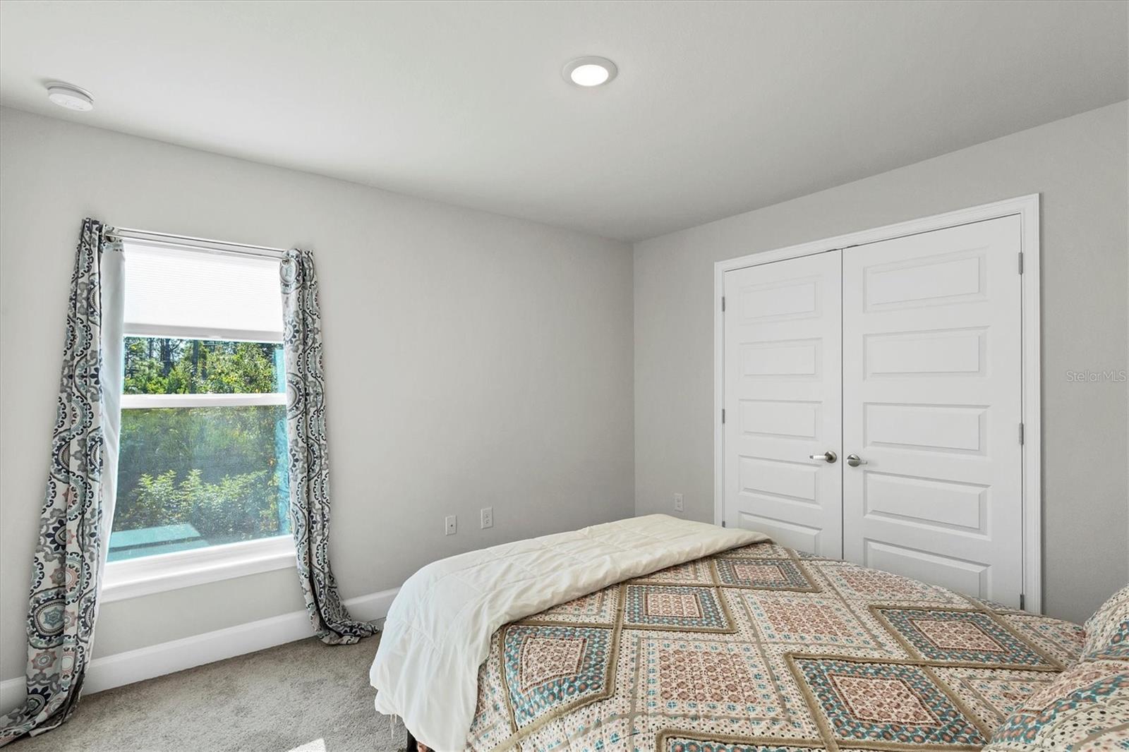 Image 24 of 61 For 14368 Overlook Avenue