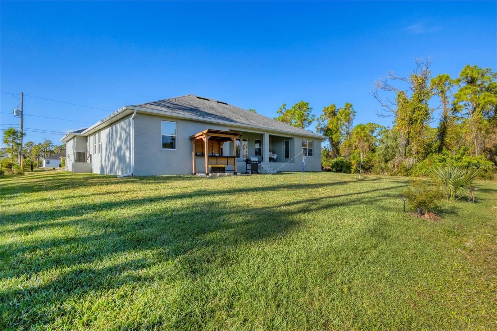 Image 33 of 61 For 14368 Overlook Avenue