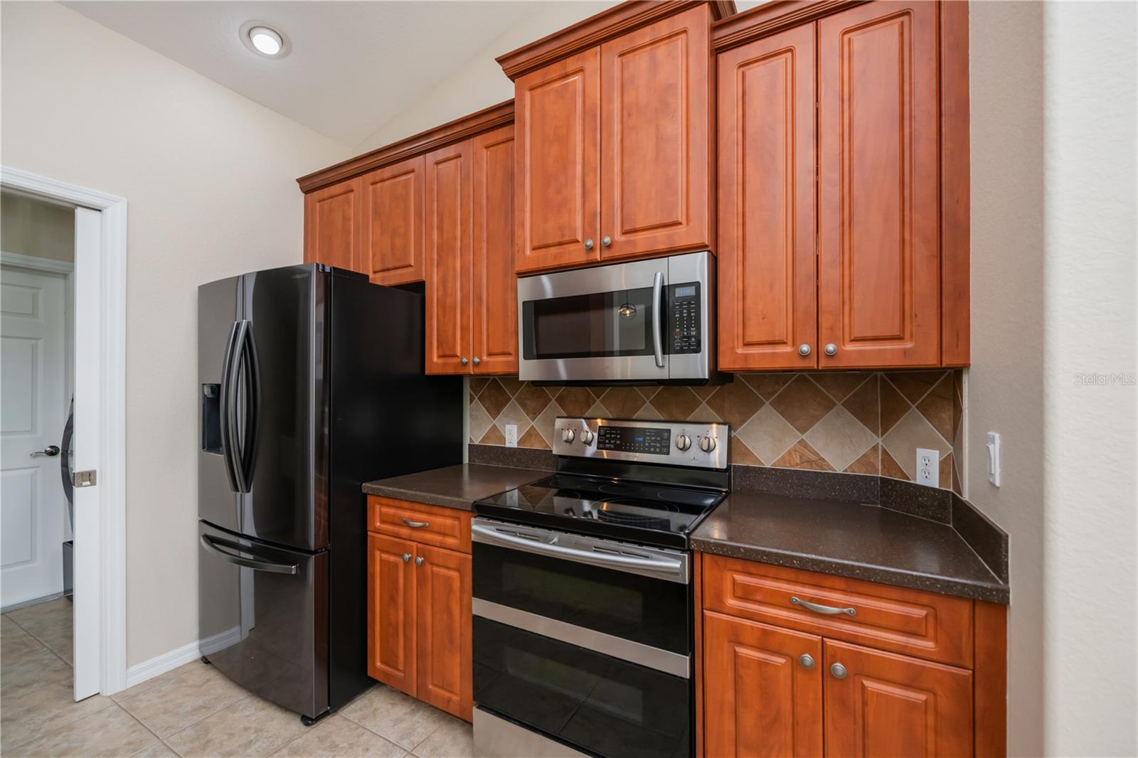 Image 13 of 75 For 271 Annapolis Lane