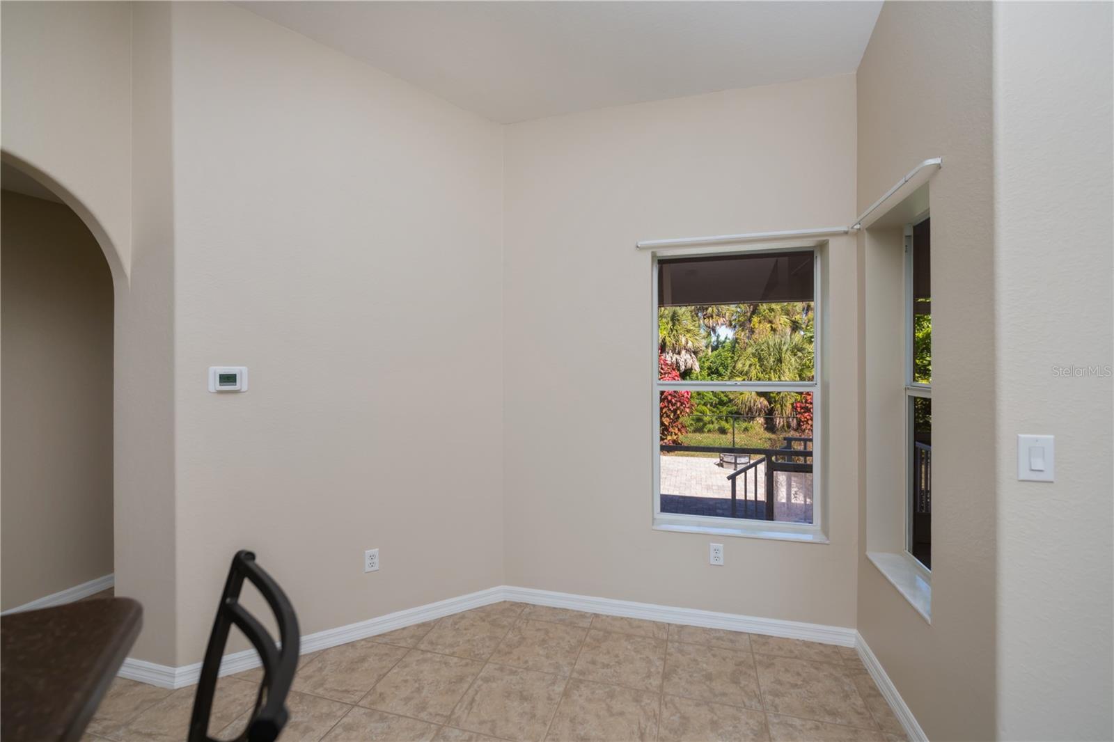 Image 17 of 75 For 271 Annapolis Lane