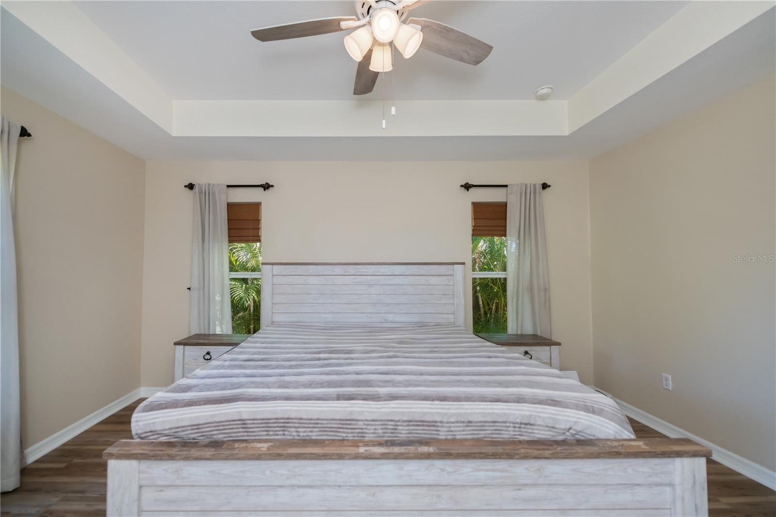 Image 20 of 75 For 271 Annapolis Lane