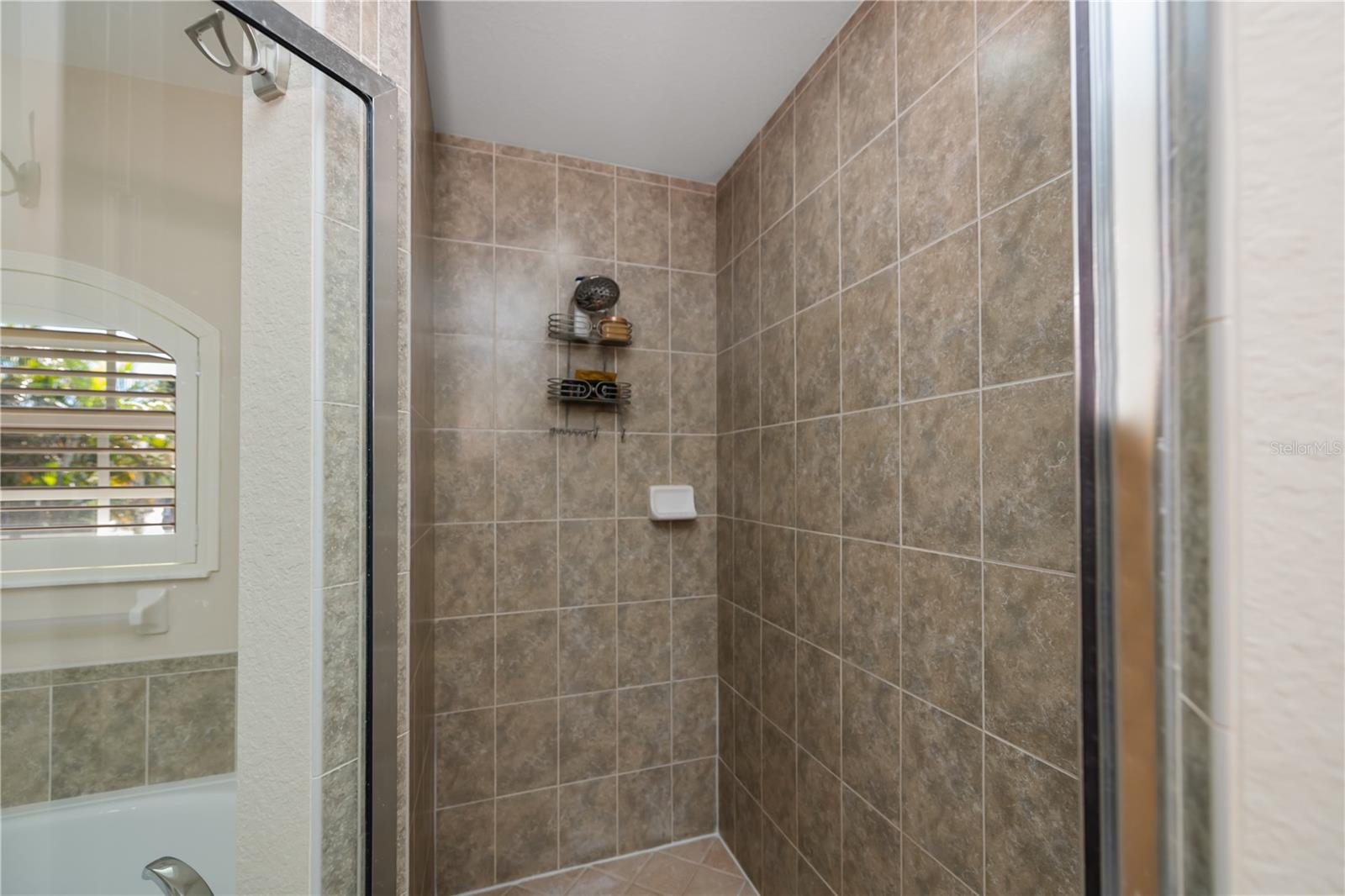 Image 24 of 75 For 271 Annapolis Lane