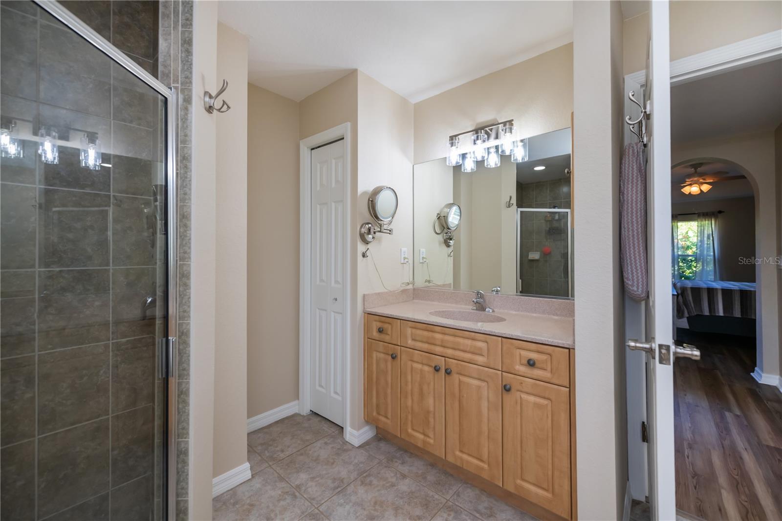 Image 25 of 75 For 271 Annapolis Lane