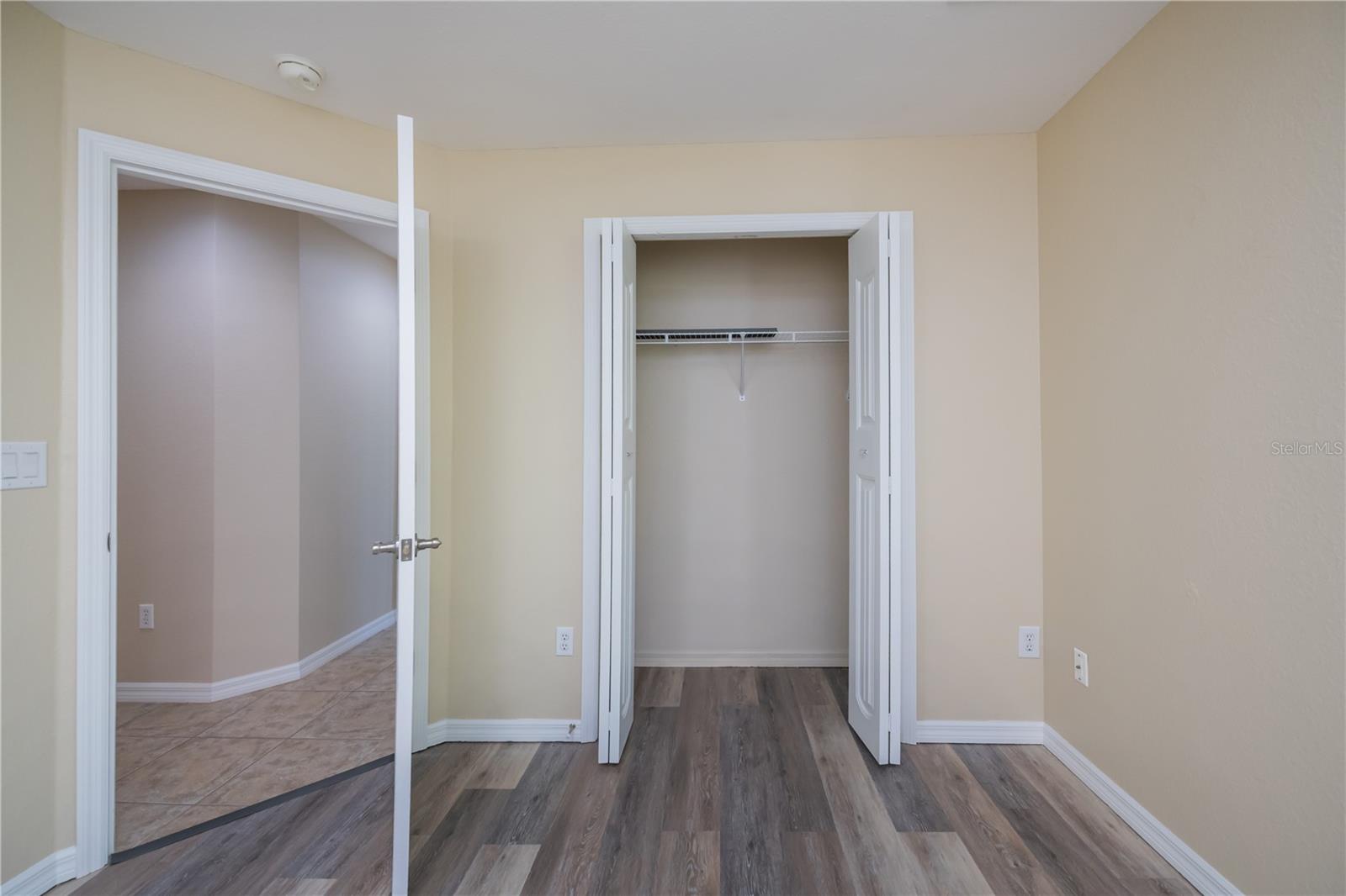 Image 27 of 75 For 271 Annapolis Lane