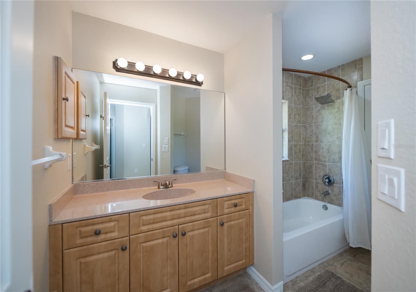 Image 31 of 75 For 271 Annapolis Lane