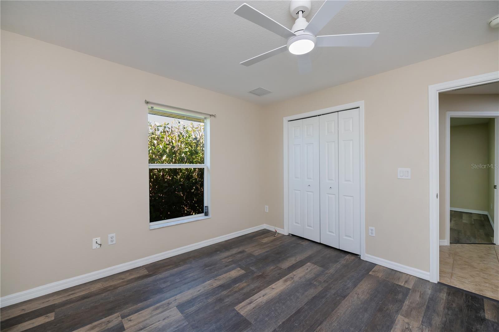 Image 36 of 75 For 271 Annapolis Lane