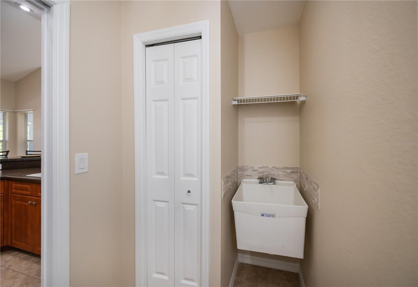 Image 39 of 75 For 271 Annapolis Lane