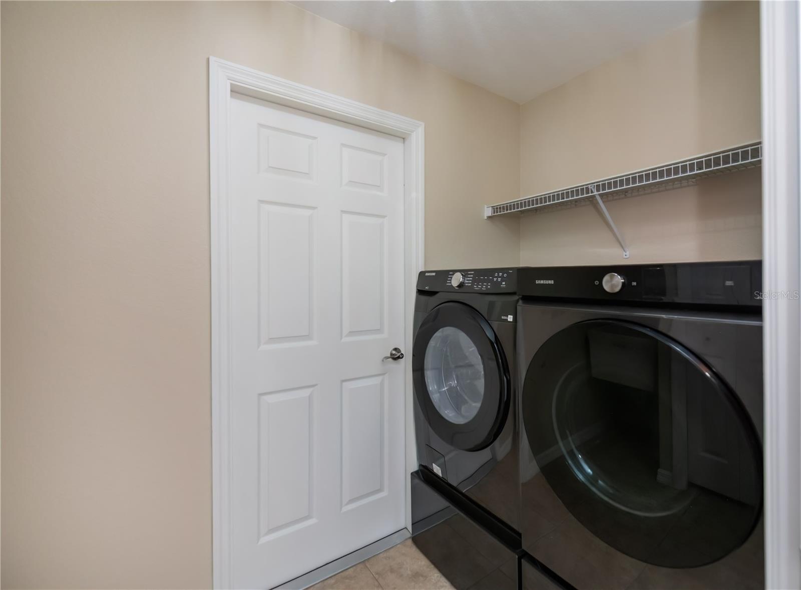 Image 40 of 75 For 271 Annapolis Lane