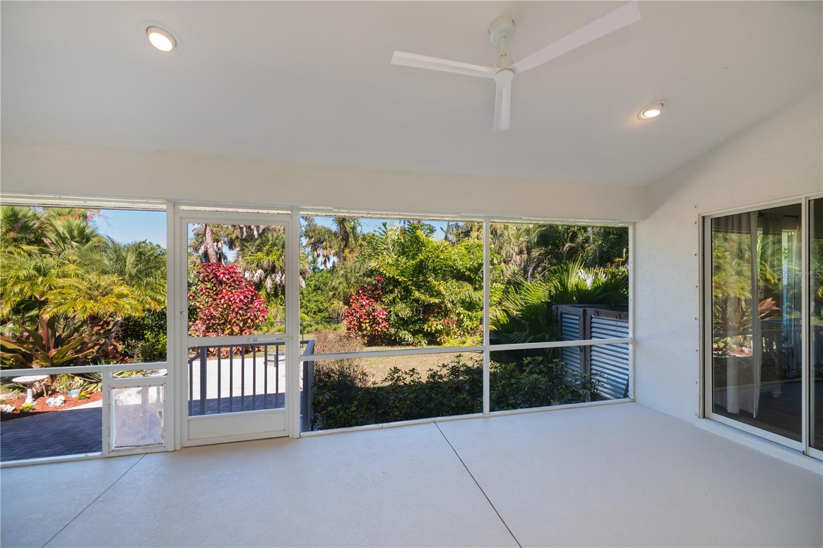 Image 41 of 75 For 271 Annapolis Lane