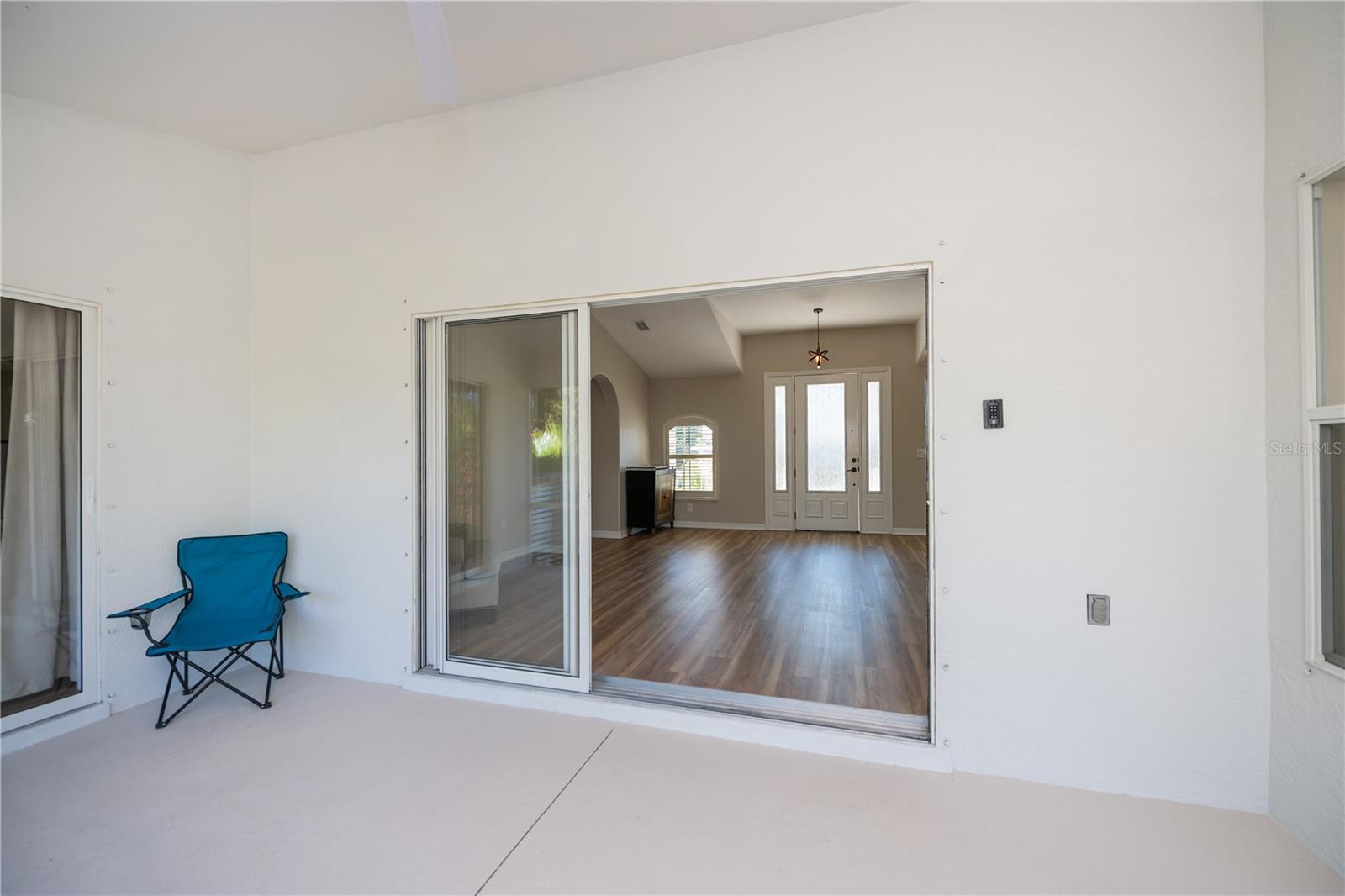 Image 43 of 75 For 271 Annapolis Lane