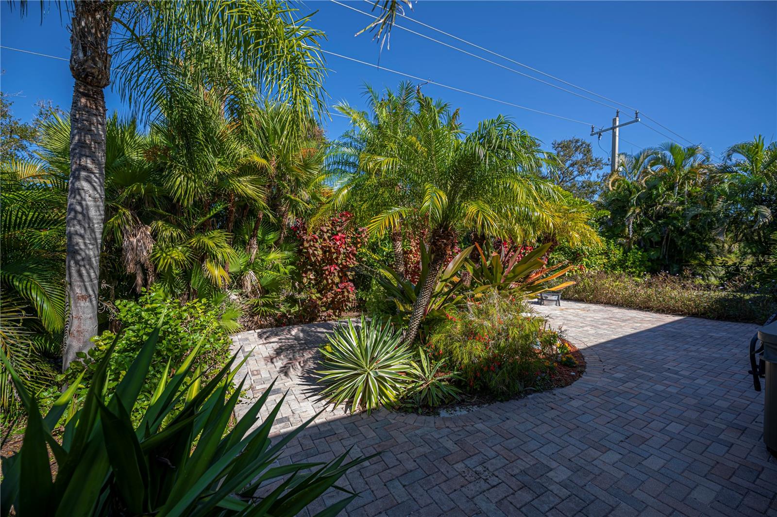 Image 51 of 75 For 271 Annapolis Lane