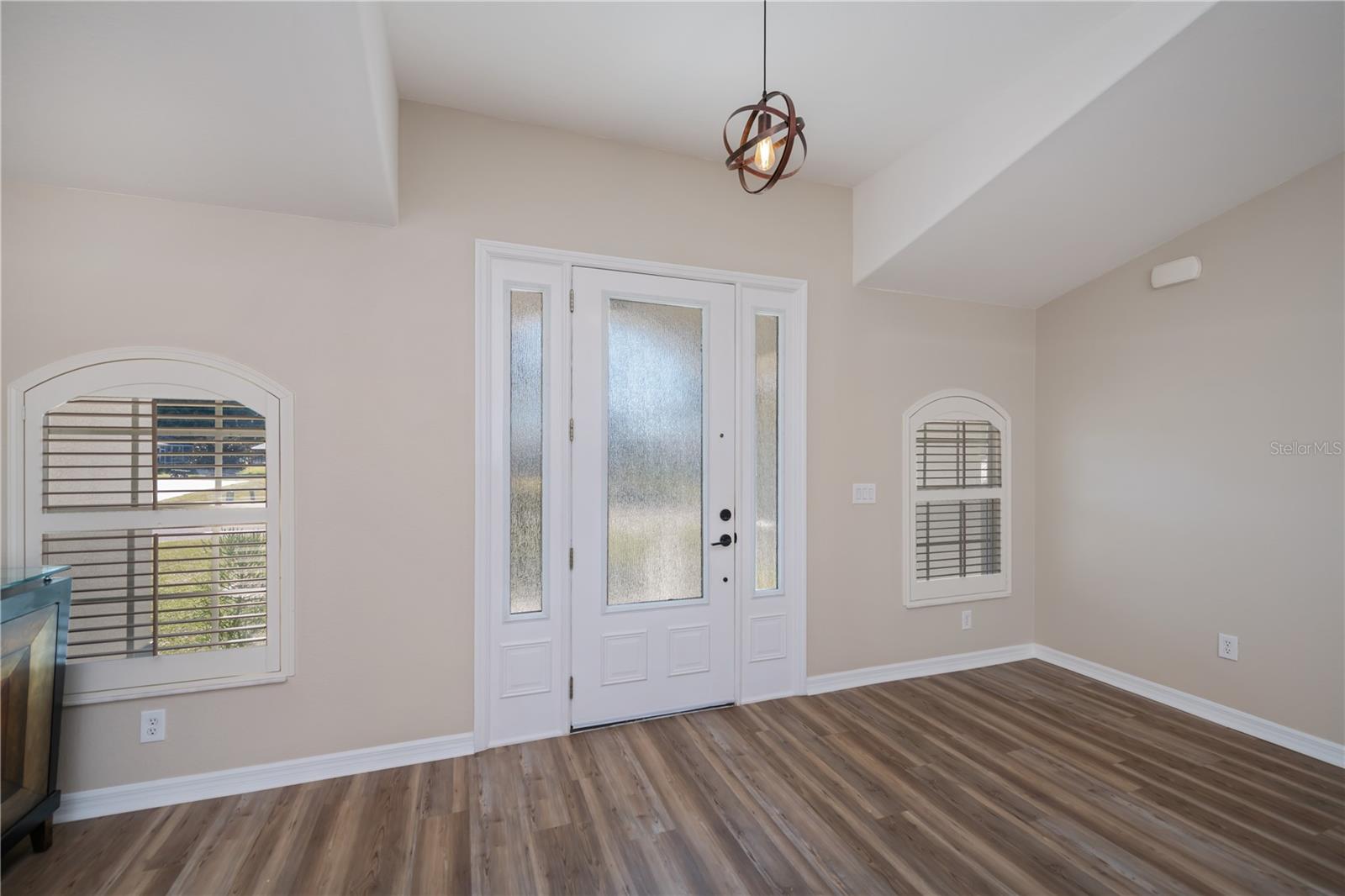 Image 7 of 75 For 271 Annapolis Lane