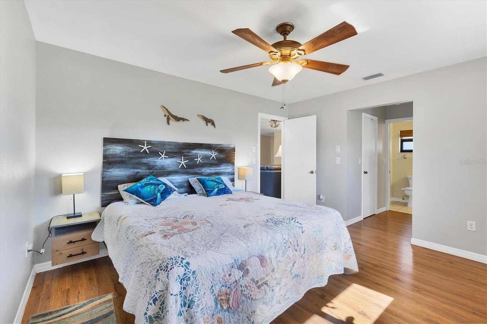 Image 18 of 39 For 7047 Adderly Street