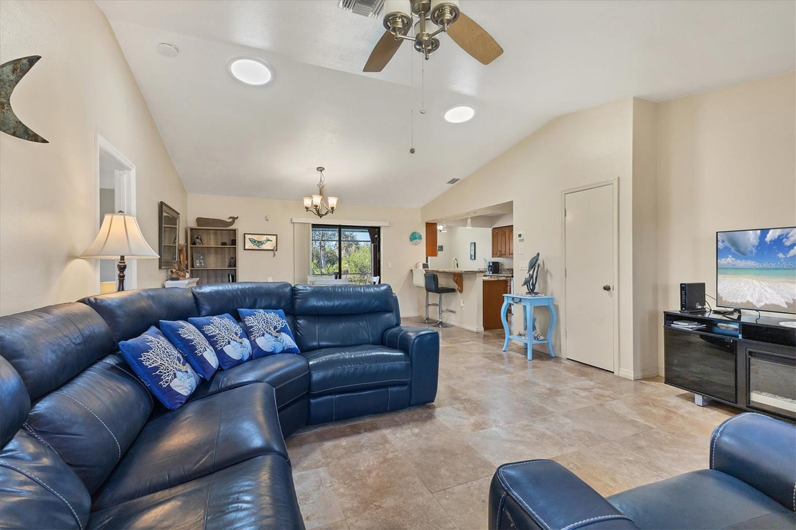 Image 6 of 39 For 7047 Adderly Street