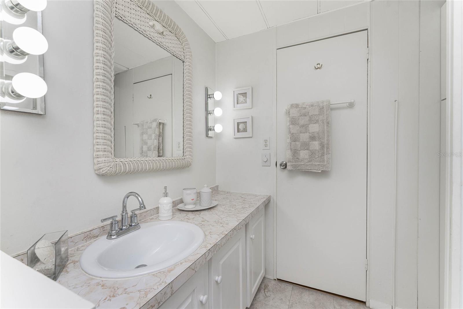 Image 17 of 44 For 1315 Flamingo Drive