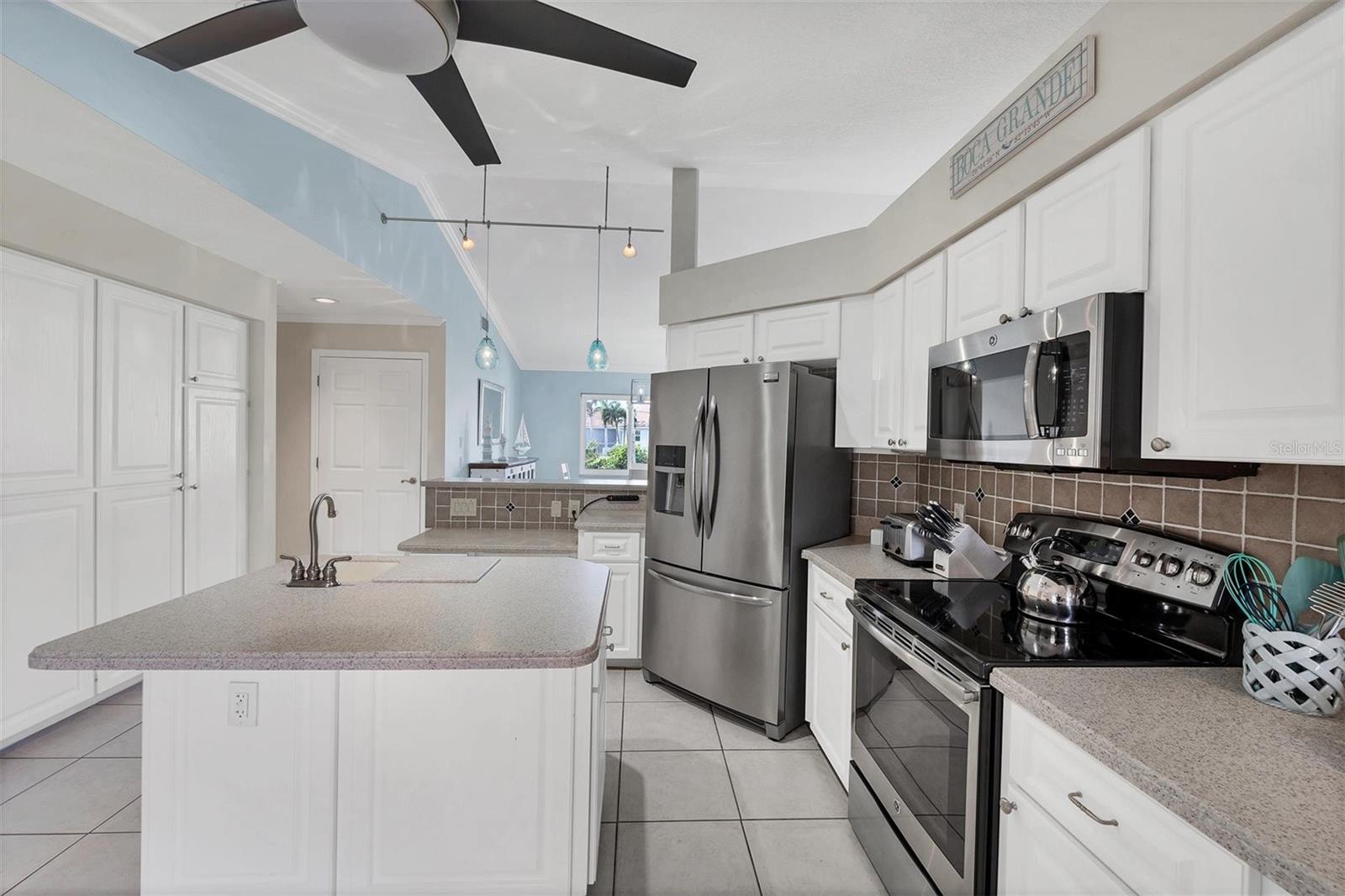 Image 11 of 38 For 11 Amberjack Terrace