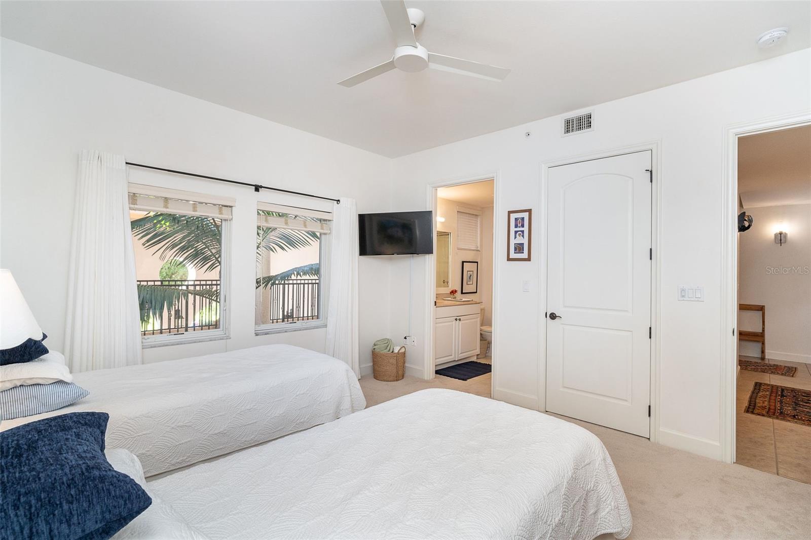 Image 9 of 55 For 11220 Hacienda Del Mar Boulevard 203