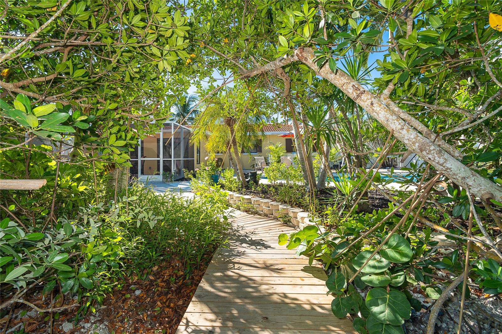 Image 54 of 70 For 90 Gulf Boulevard