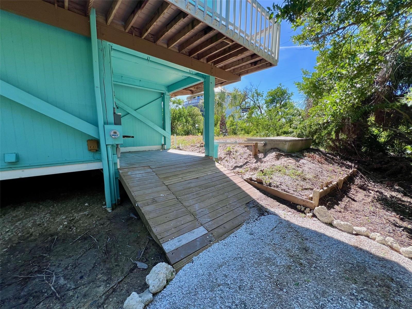 Image 15 of 49 For 9568 Buccaneer Trail