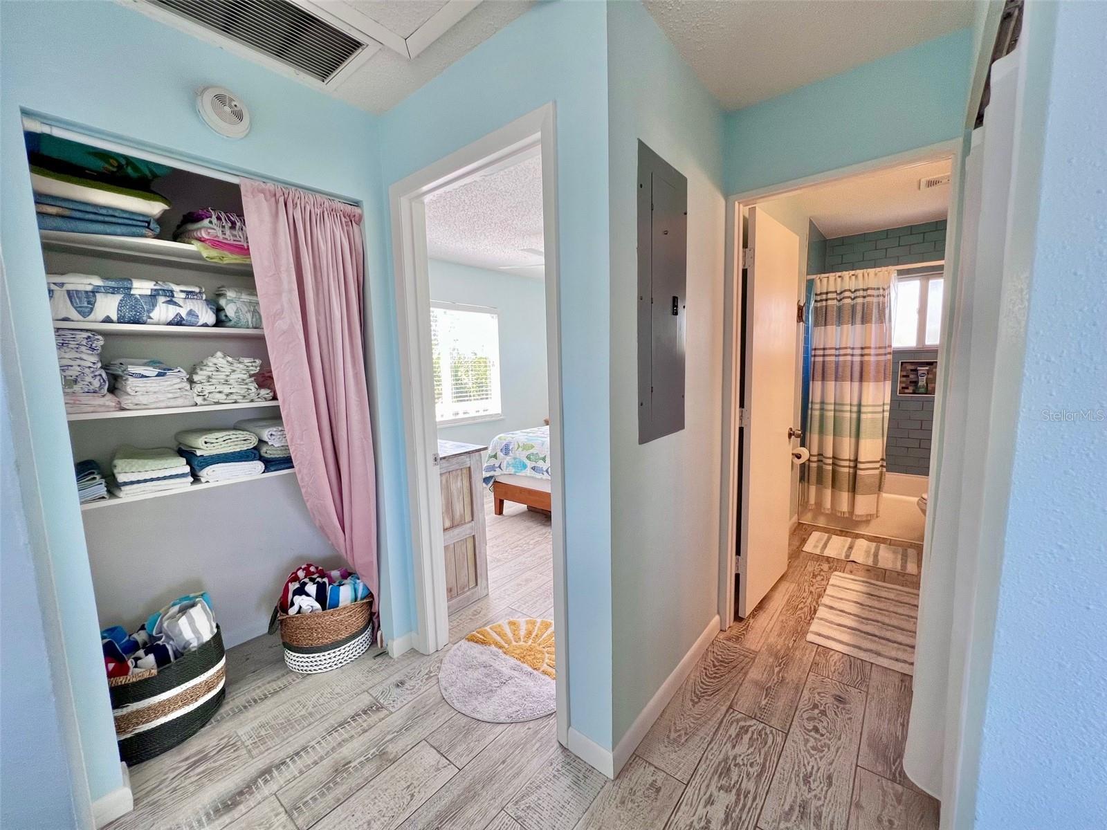 Image 33 of 49 For 9568 Buccaneer Trail