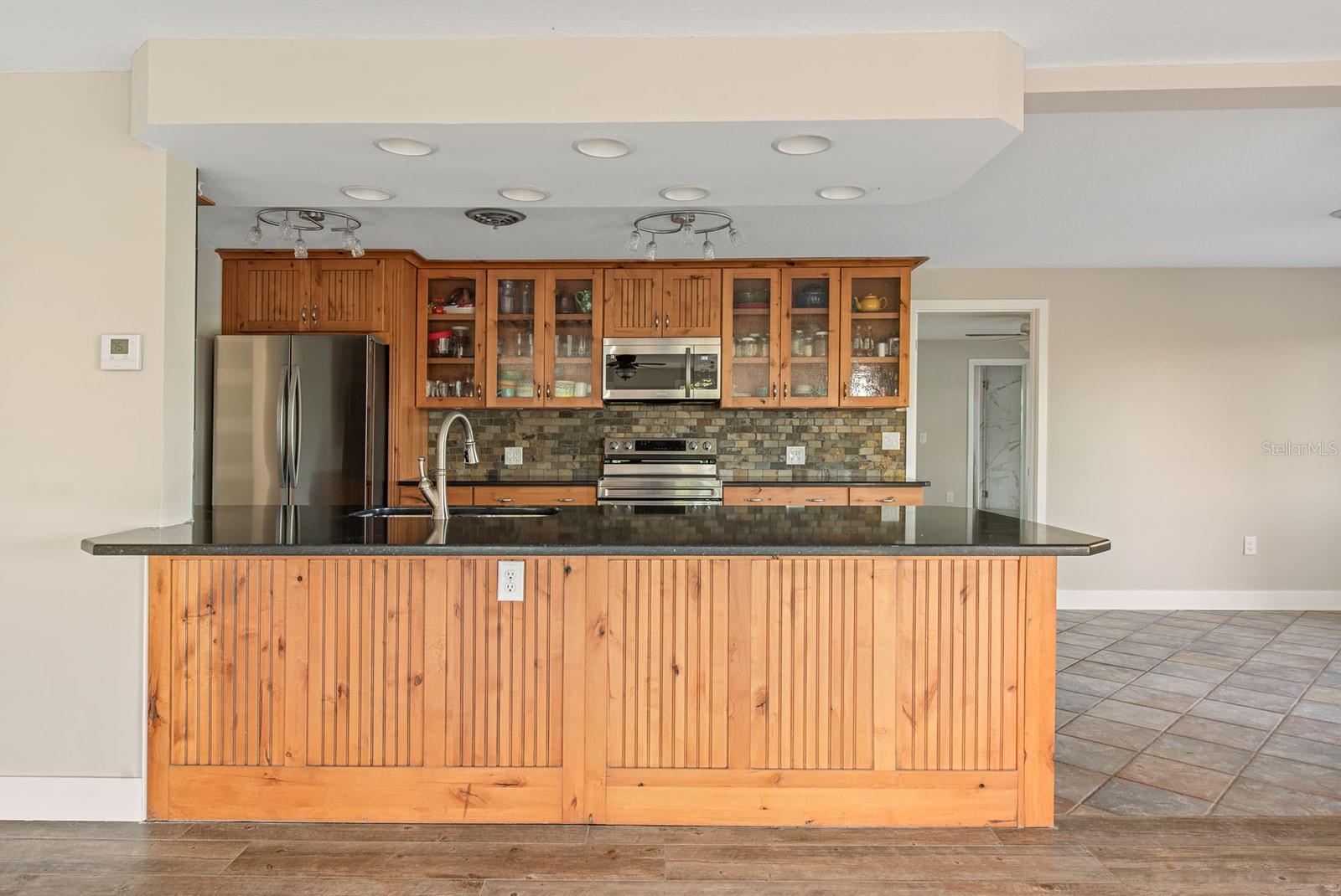 Image 10 of 72 For 300 Bay Heights Avenue