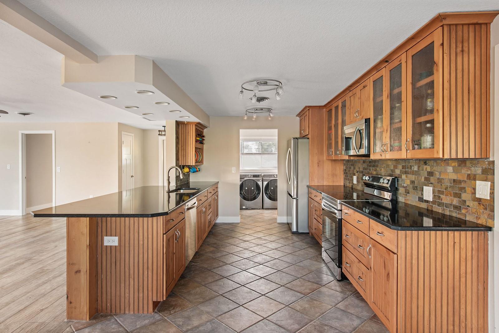 Image 14 of 72 For 300 Bay Heights Avenue