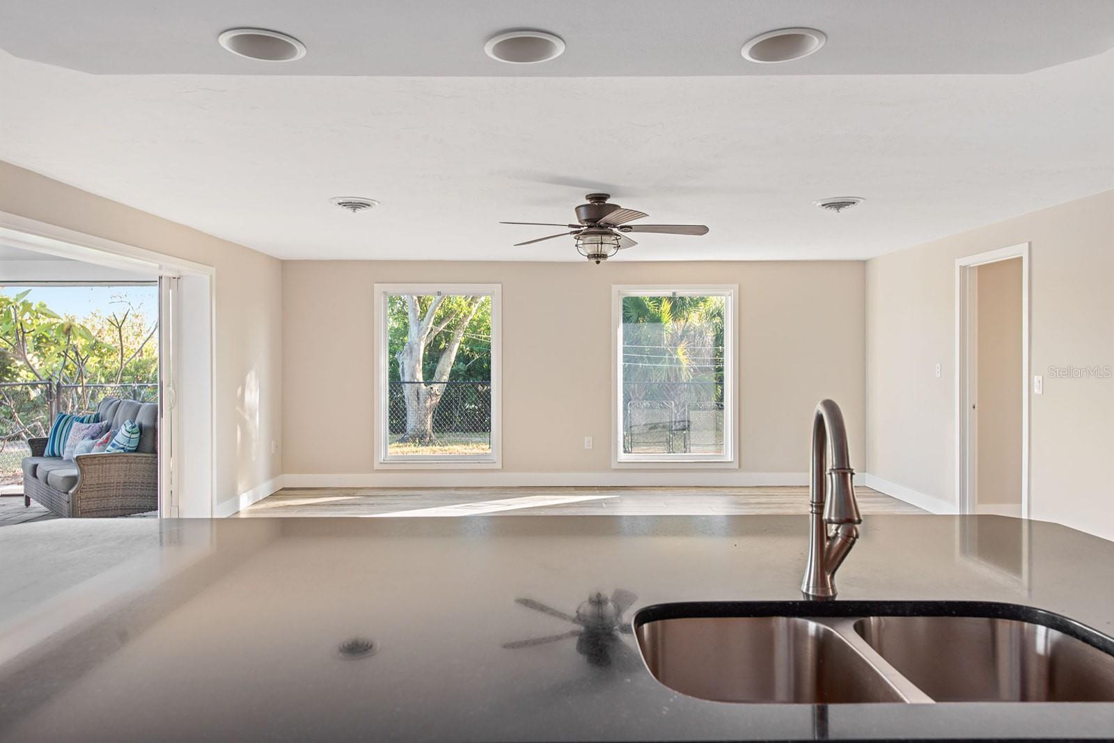 Image 17 of 72 For 300 Bay Heights Avenue