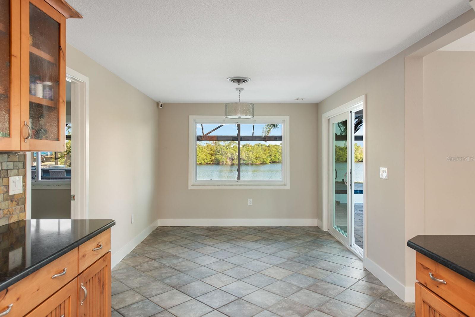 Image 18 of 72 For 300 Bay Heights Avenue