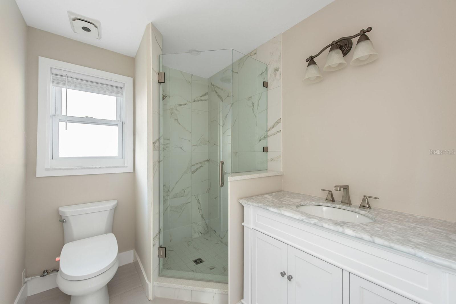 Image 23 of 72 For 300 Bay Heights Avenue