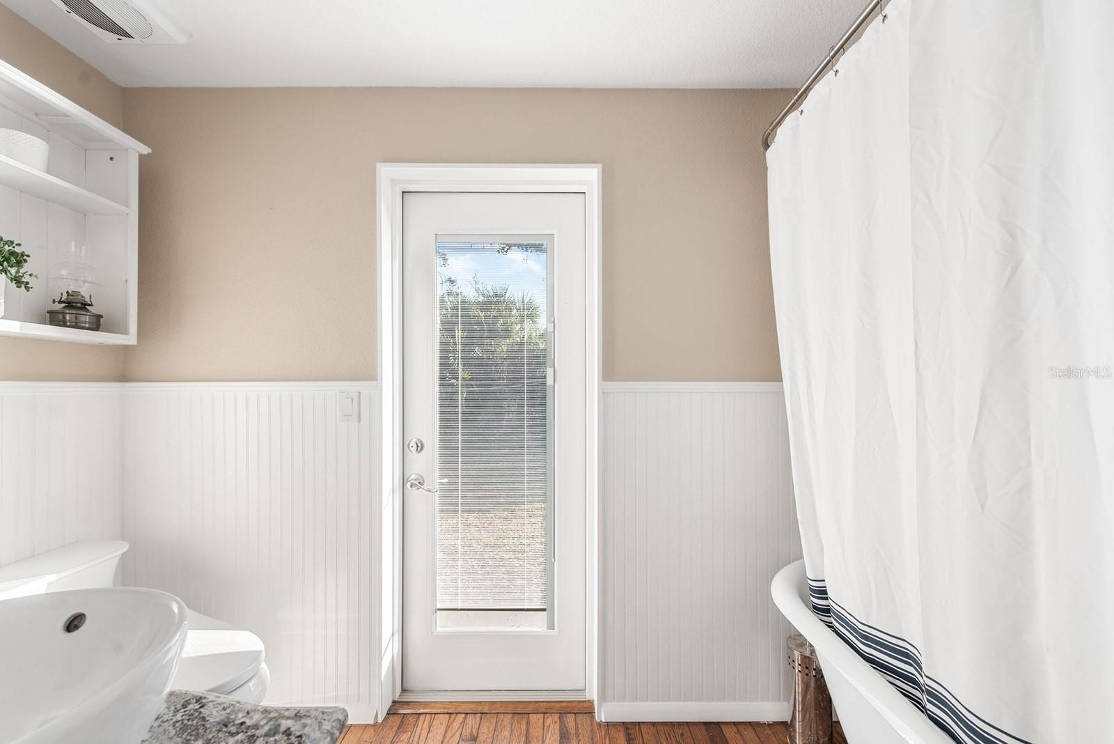 Image 26 of 72 For 300 Bay Heights Avenue