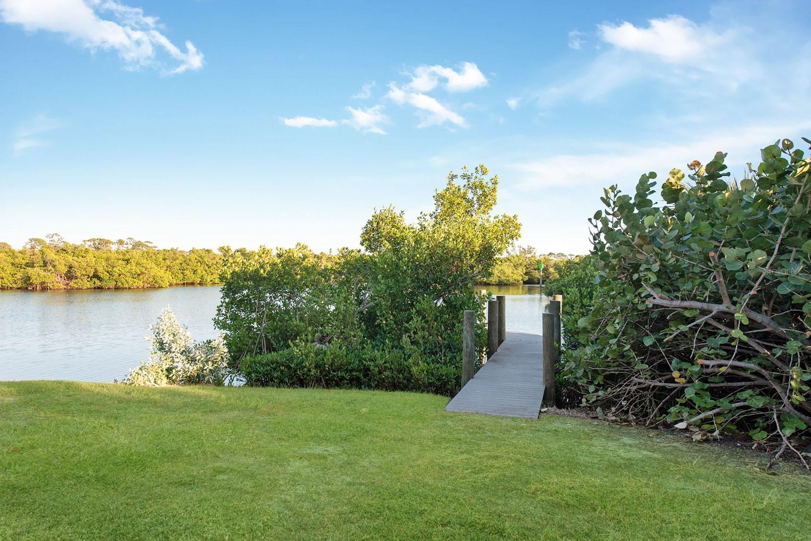 Image 44 of 72 For 300 Bay Heights Avenue