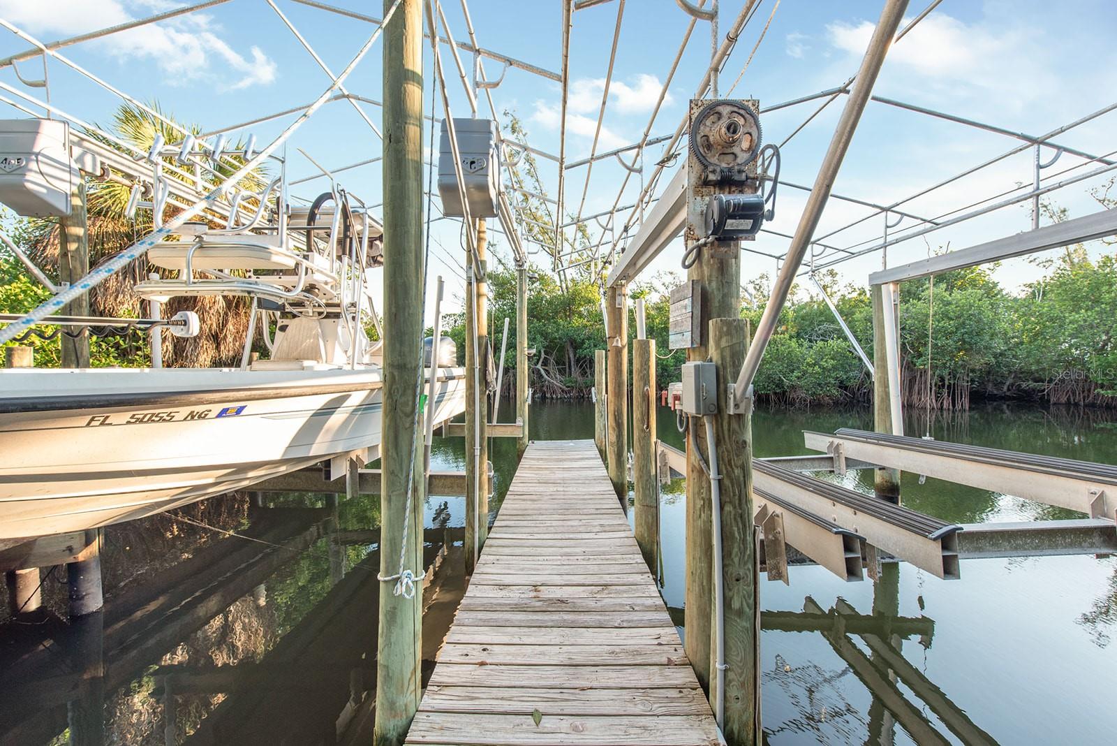 Image 51 of 72 For 300 Bay Heights Avenue