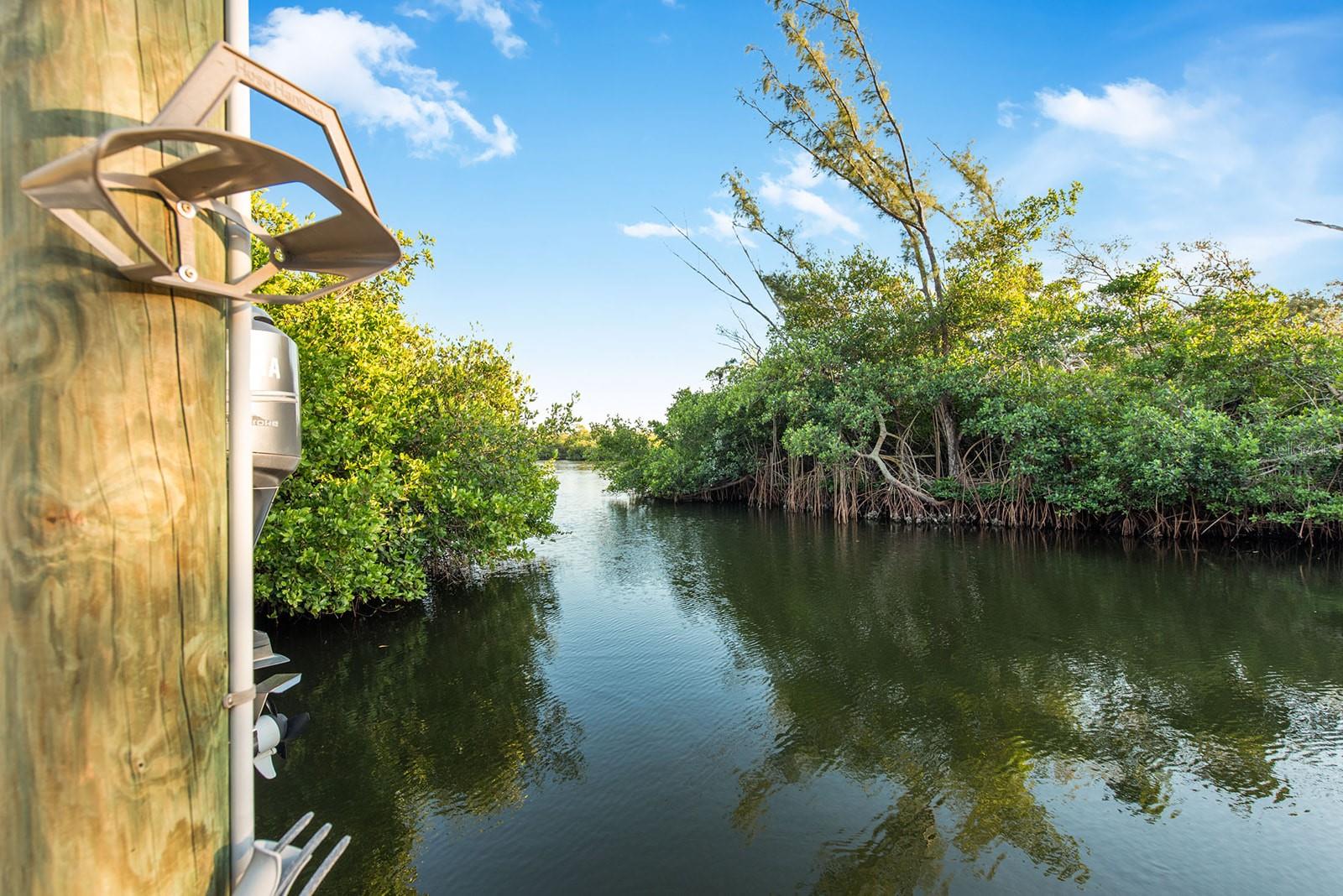 Image 53 of 72 For 300 Bay Heights Avenue