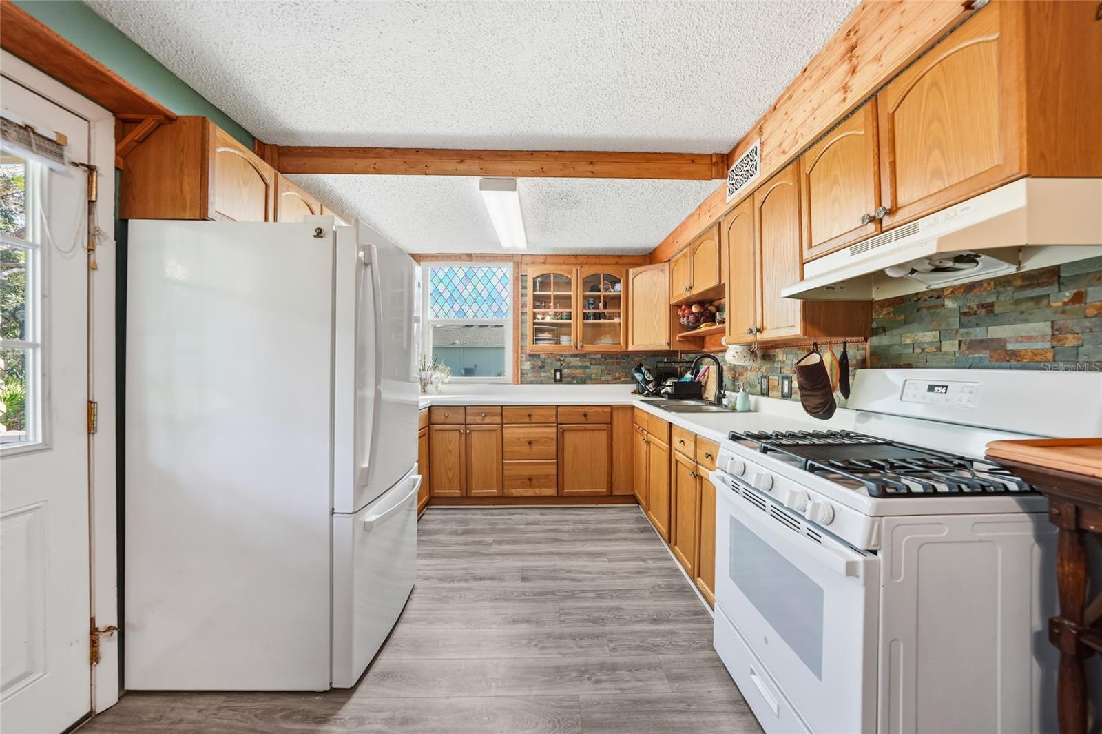 Image 11 of 56 For 28094 Chinquapin Drive