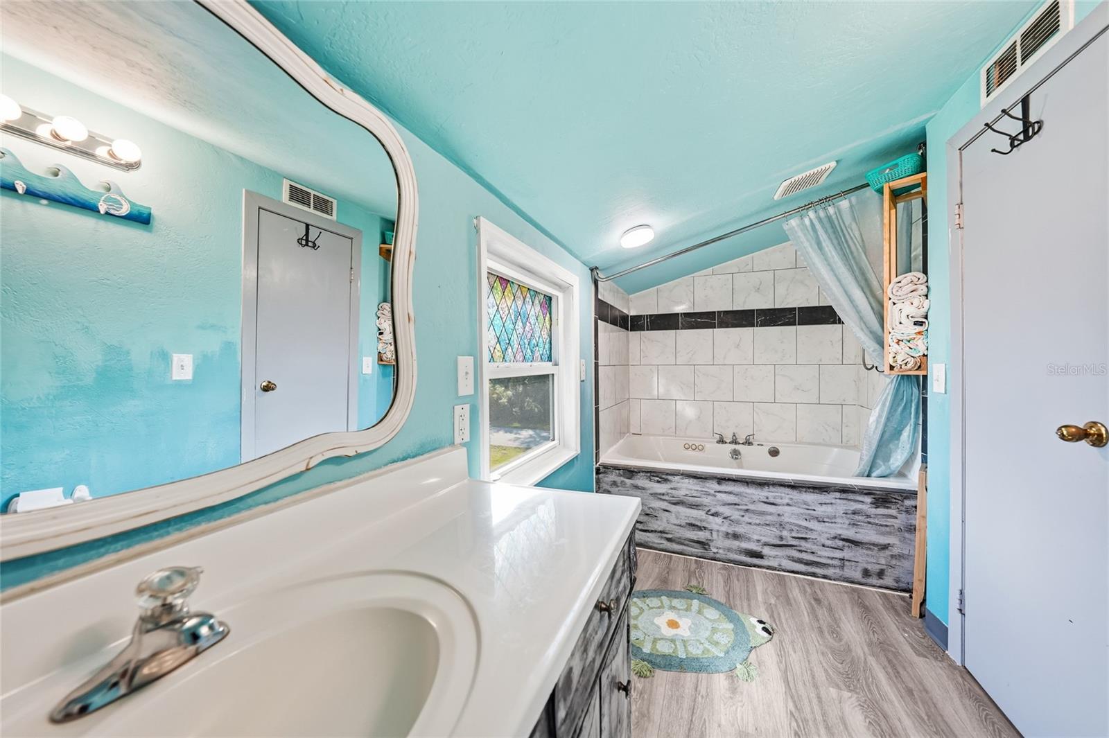 Image 22 of 56 For 28094 Chinquapin Drive