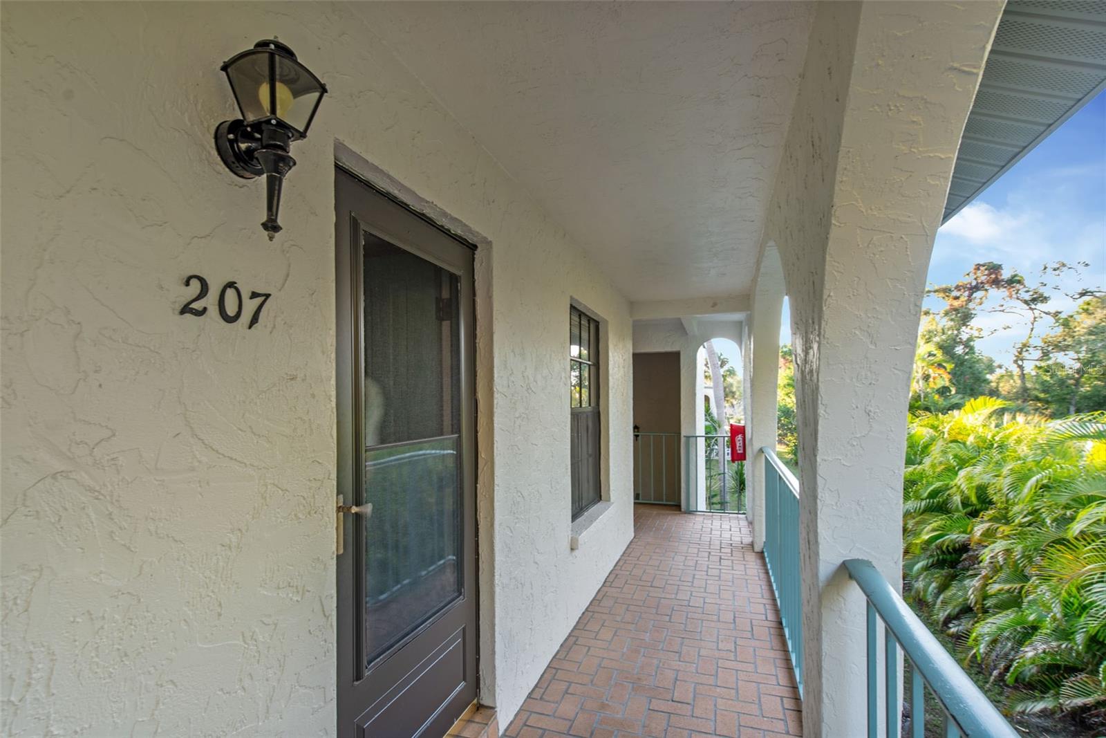 Image 11 of 68 For 1730 Manasota Beach Road 207