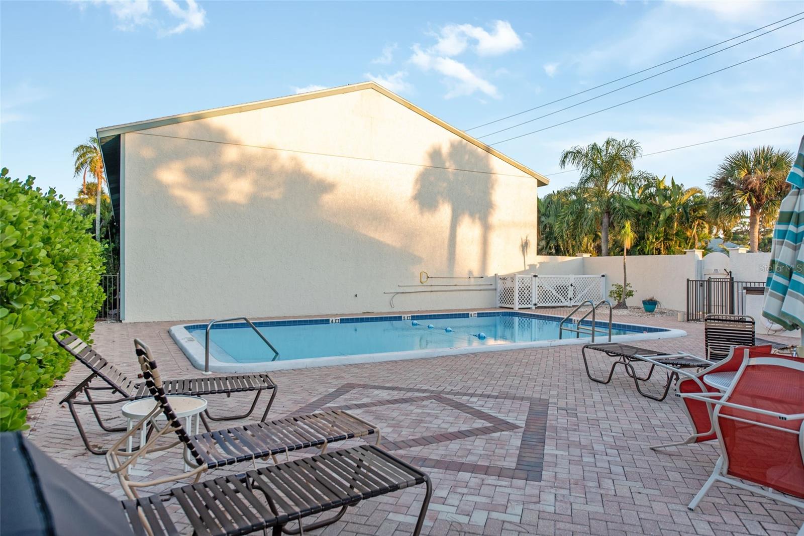 Image 42 of 68 For 1730 Manasota Beach Road 207