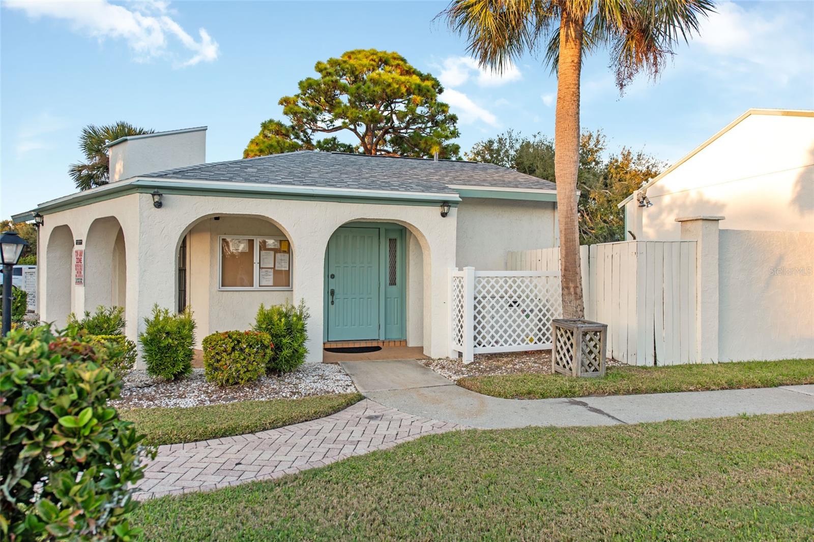 Image 43 of 68 For 1730 Manasota Beach Road 207