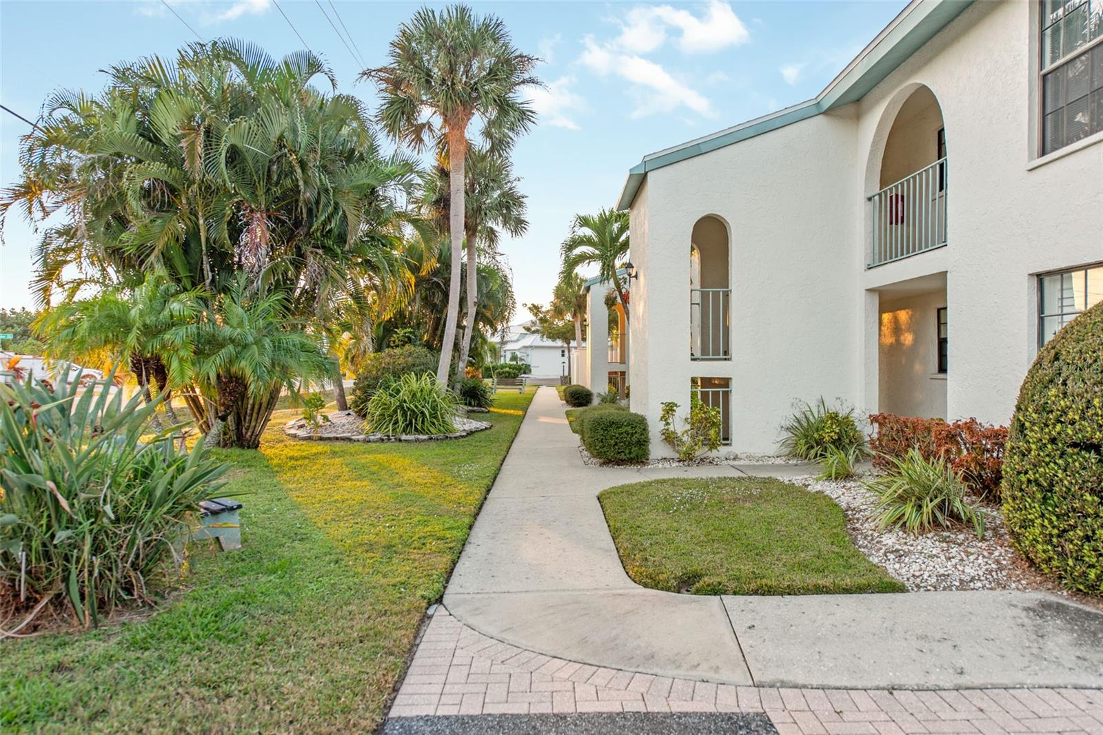 Image 50 of 68 For 1730 Manasota Beach Road 207