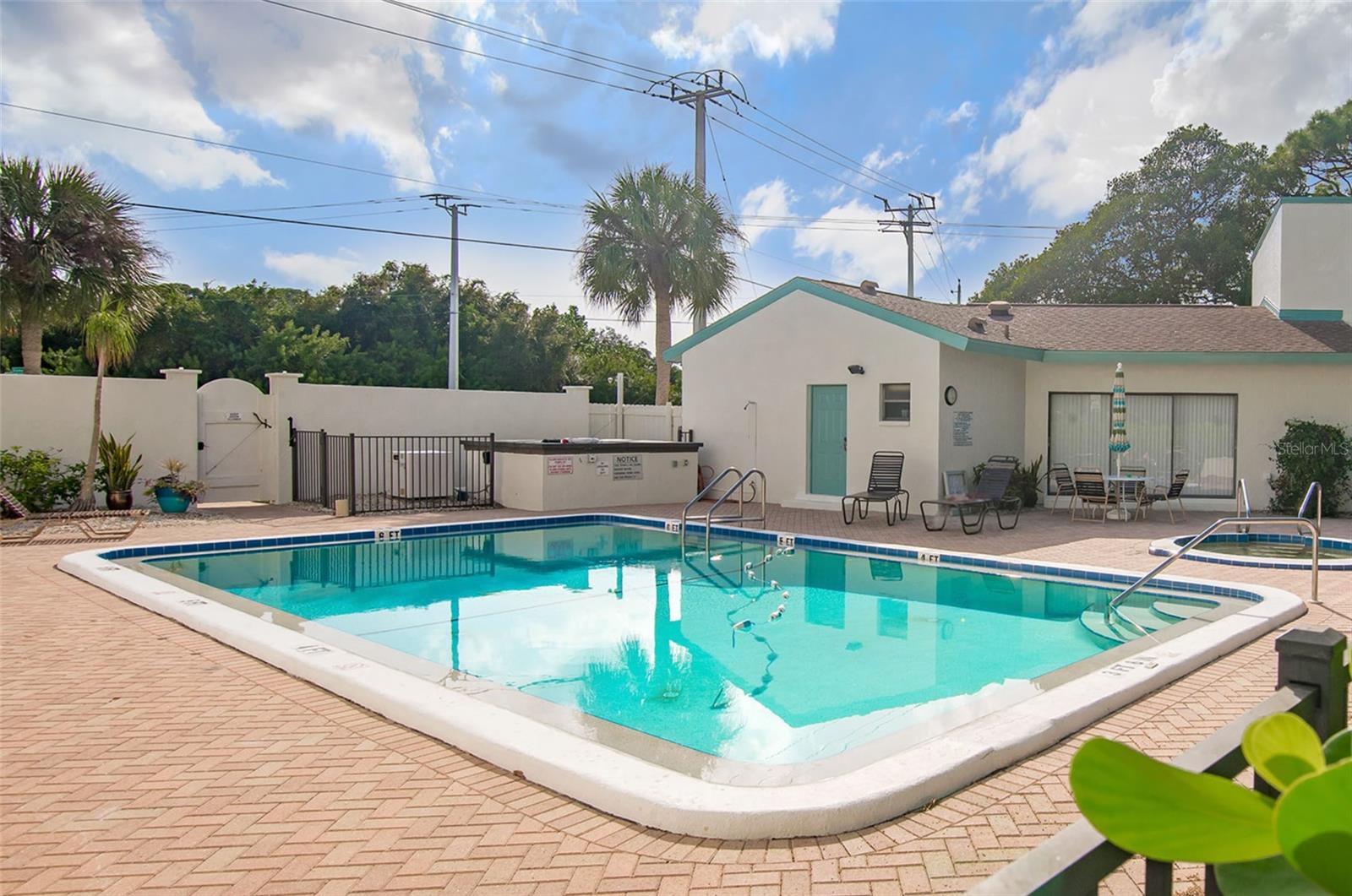 Image 7 of 68 For 1730 Manasota Beach Road 207