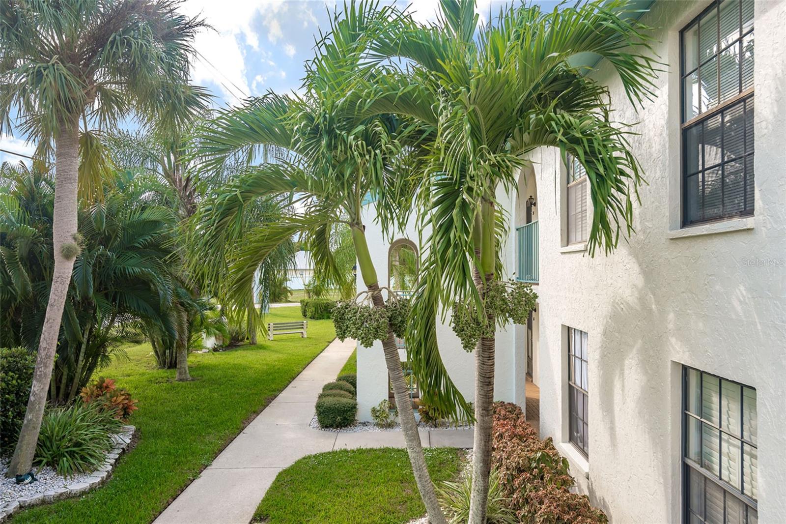 Image 9 of 68 For 1730 Manasota Beach Road 207