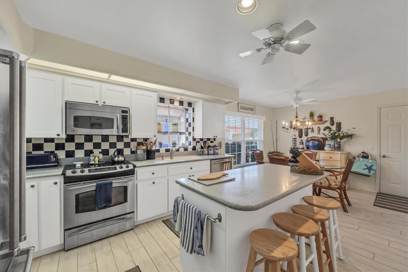 Image 14 of 59 For 8320 Creekview Lane