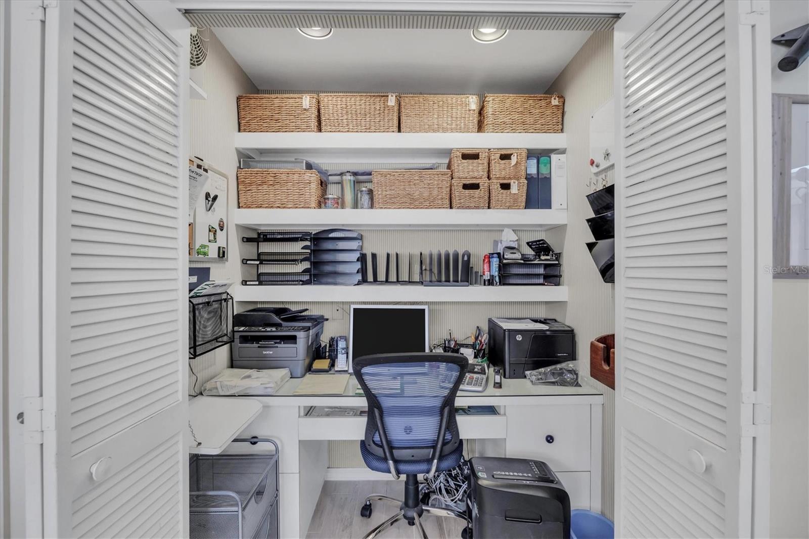 Image 20 of 59 For 8320 Creekview Lane