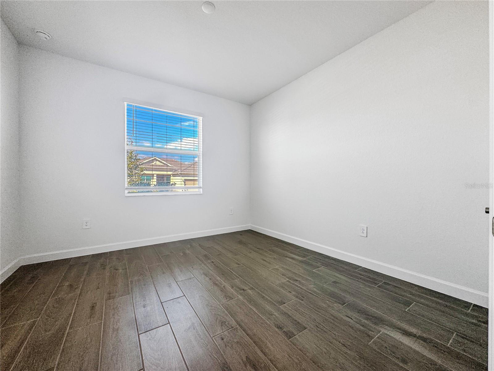 Image 15 of 24 For 7897 Lakes Edge Lane