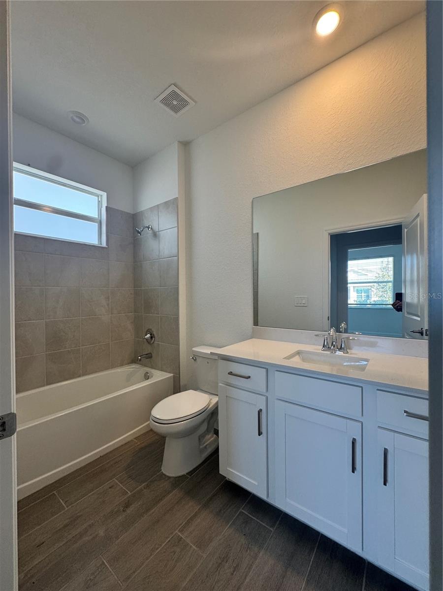 Image 17 of 24 For 7897 Lakes Edge Lane