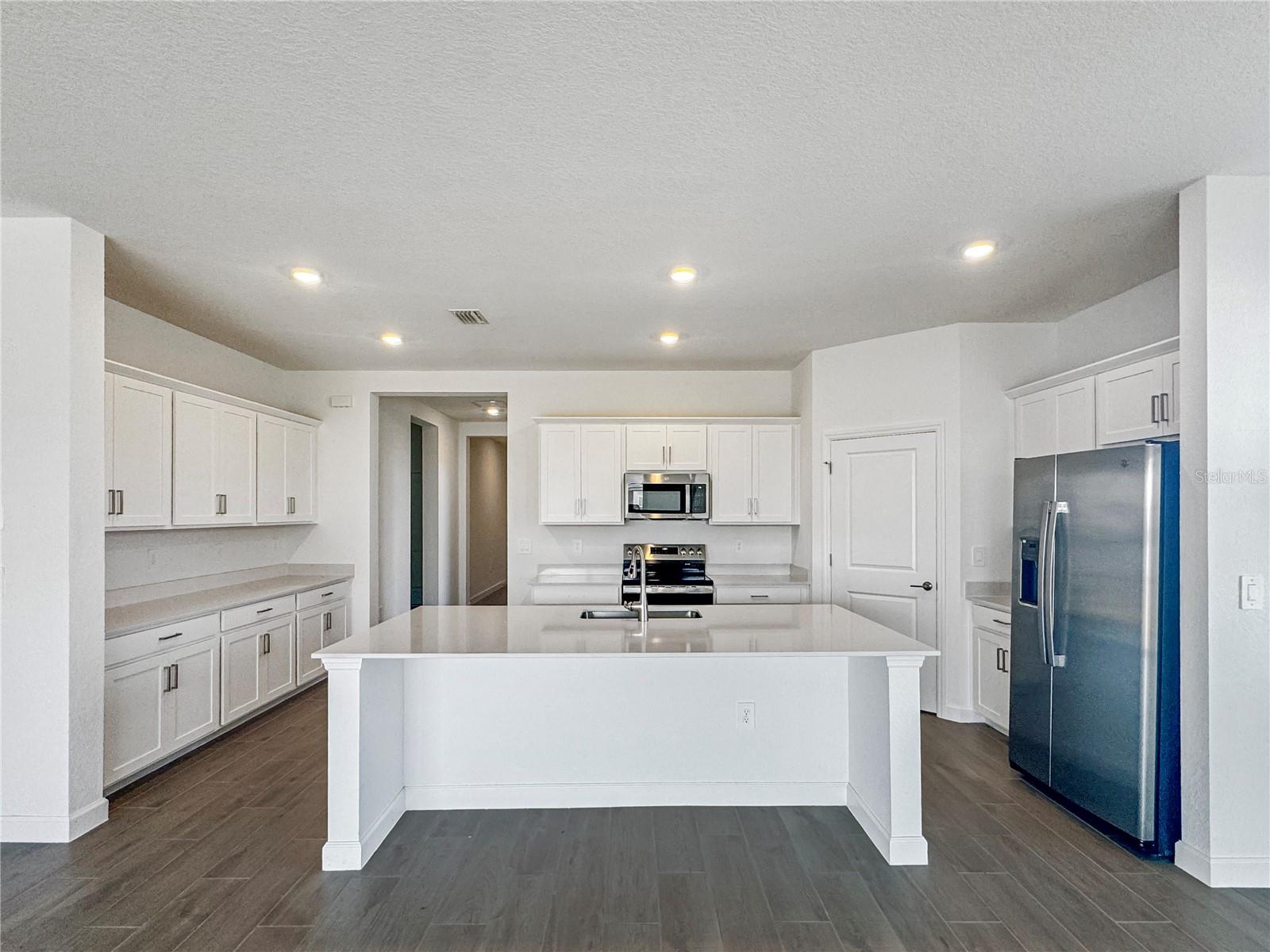 Image 5 of 24 For 7897 Lakes Edge Lane